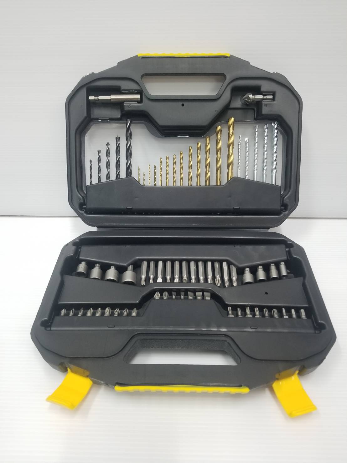 ชุดเครื่องมือ70ชิ้น STA7184-XJ STANLEY