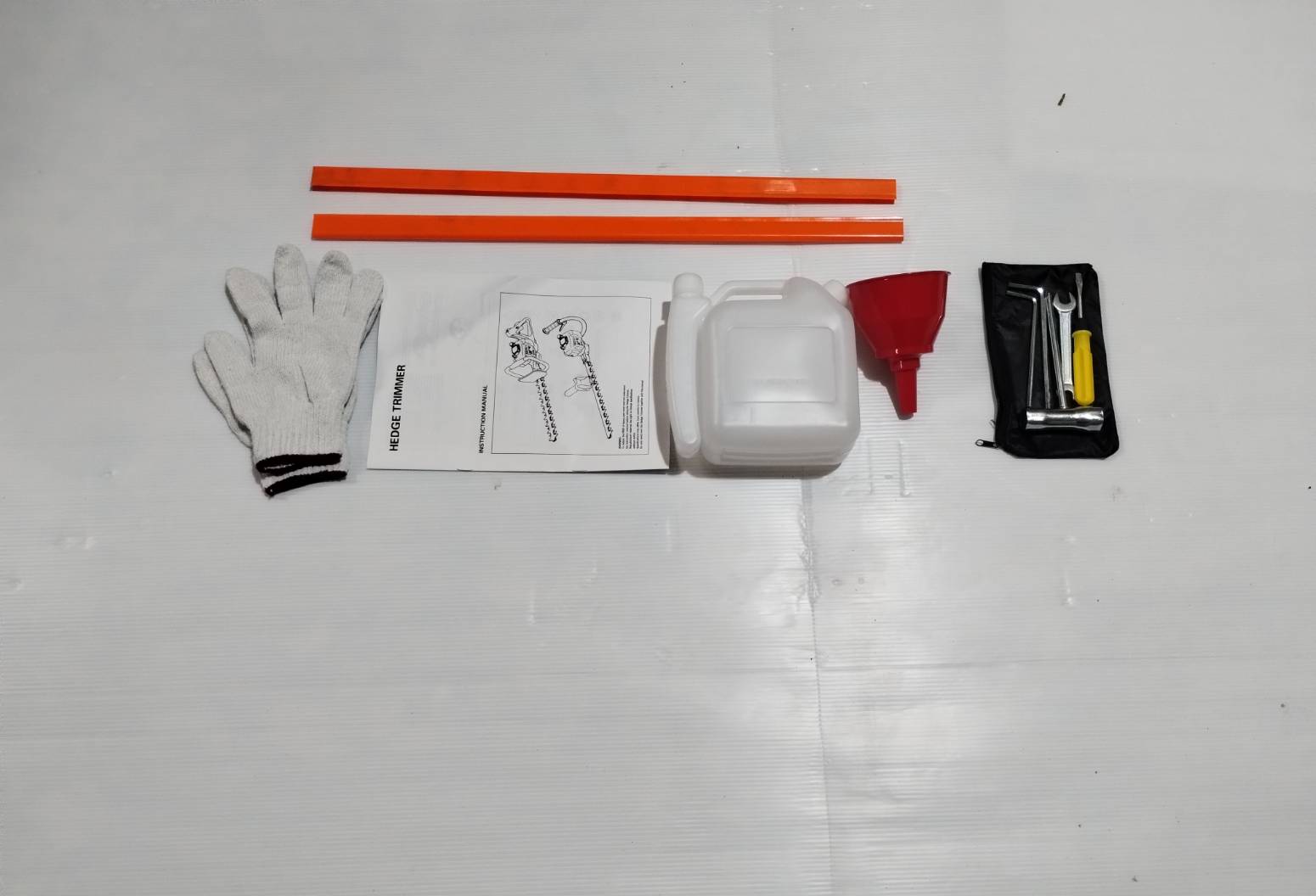 Kanto เครื่องตัดแต่งกิ่งไม้ / เครื่องตัดแต่งพุ่มไม้ ใบมีดคู่ 22 นิ้ว รุ่น KT-TRIM-22