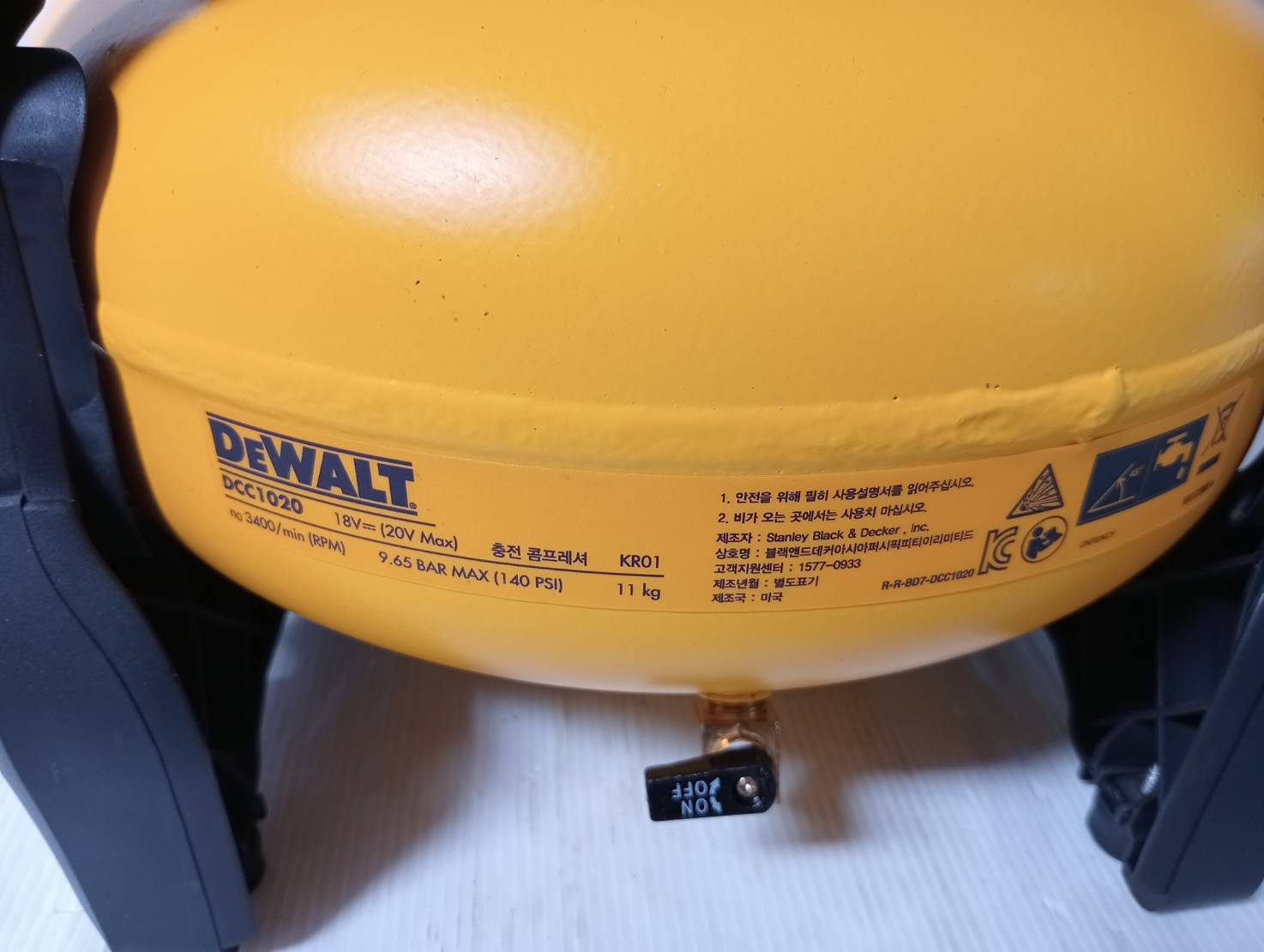 DEWALT รุ่น DCC1020N-KR ปั๊มลมไร้สายไร้แปรงถ่าน 10 ลิตร 20V Max Flexvolt Advantage เฉพาะตัวเครื่อง
