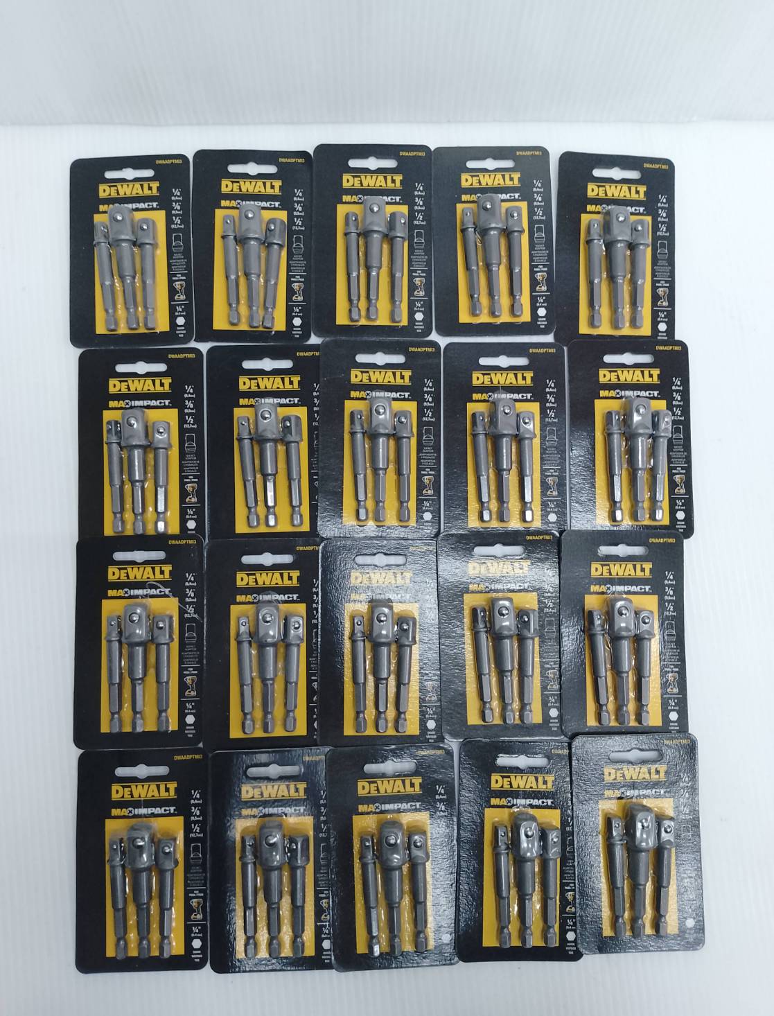 DEWALT DWAADPTMI3 ก้านต่อลูกบ๊อกซ์ 1/4",3/8",1/2"