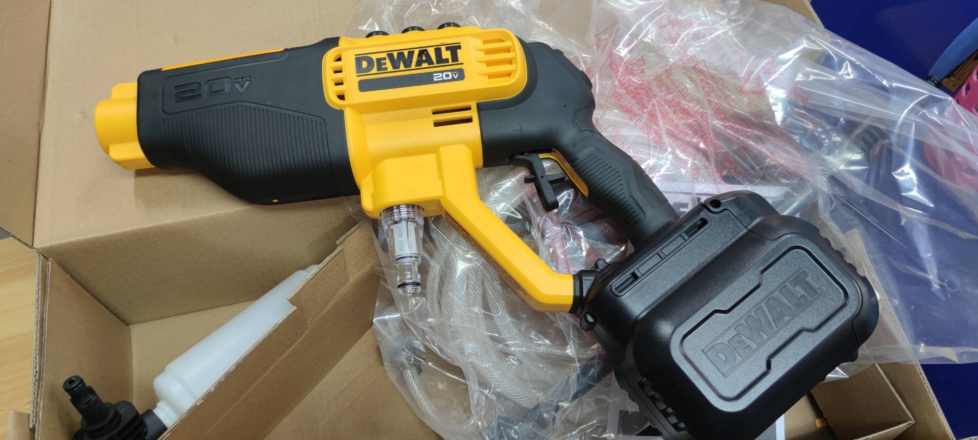 ปืนฉีดน้ำไร้สาย20V DCPW550B-XJ DEWALT