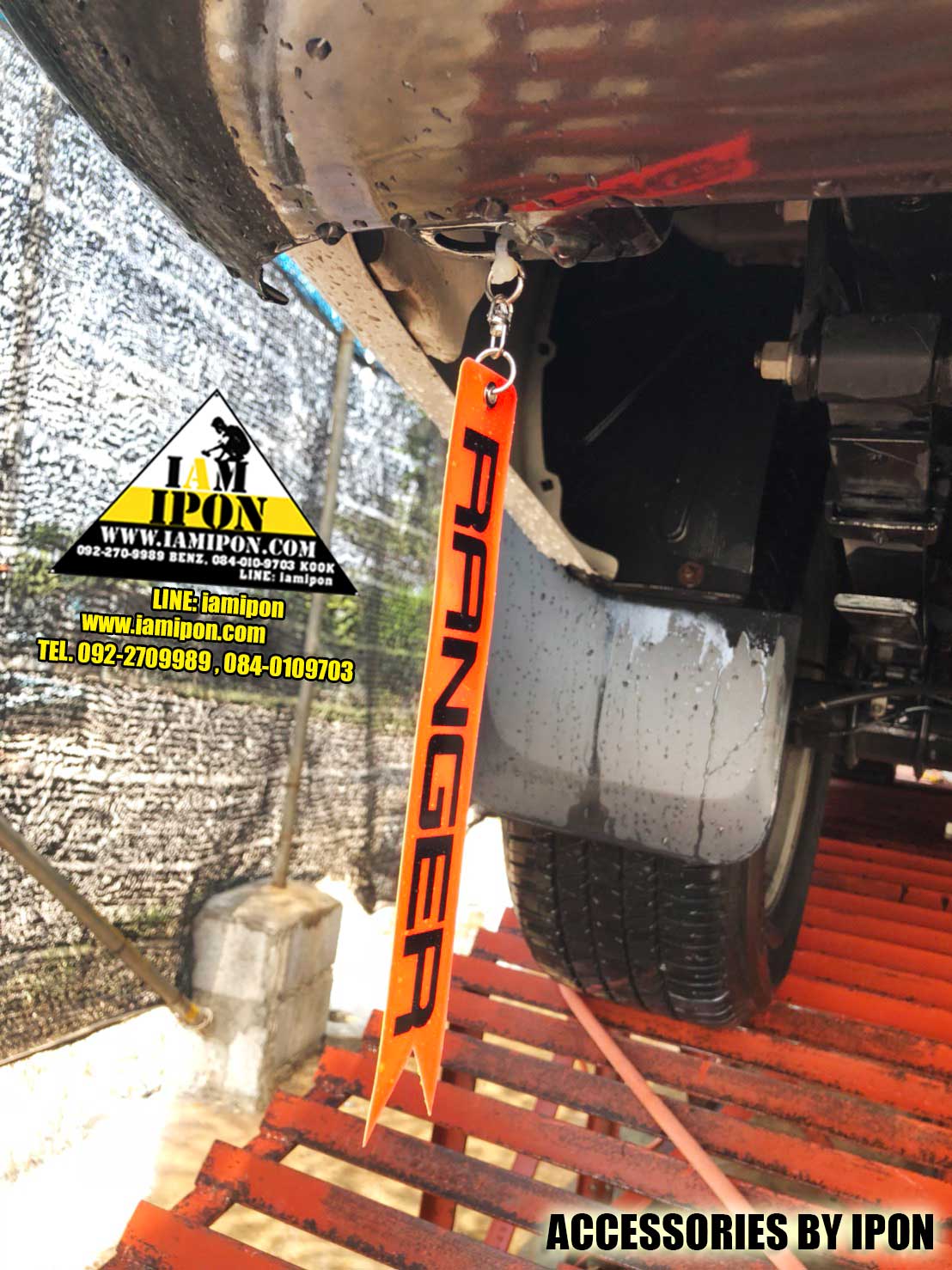 TAG REFLECT แท็กสะท้อนแสงห้อยท้ายรถ