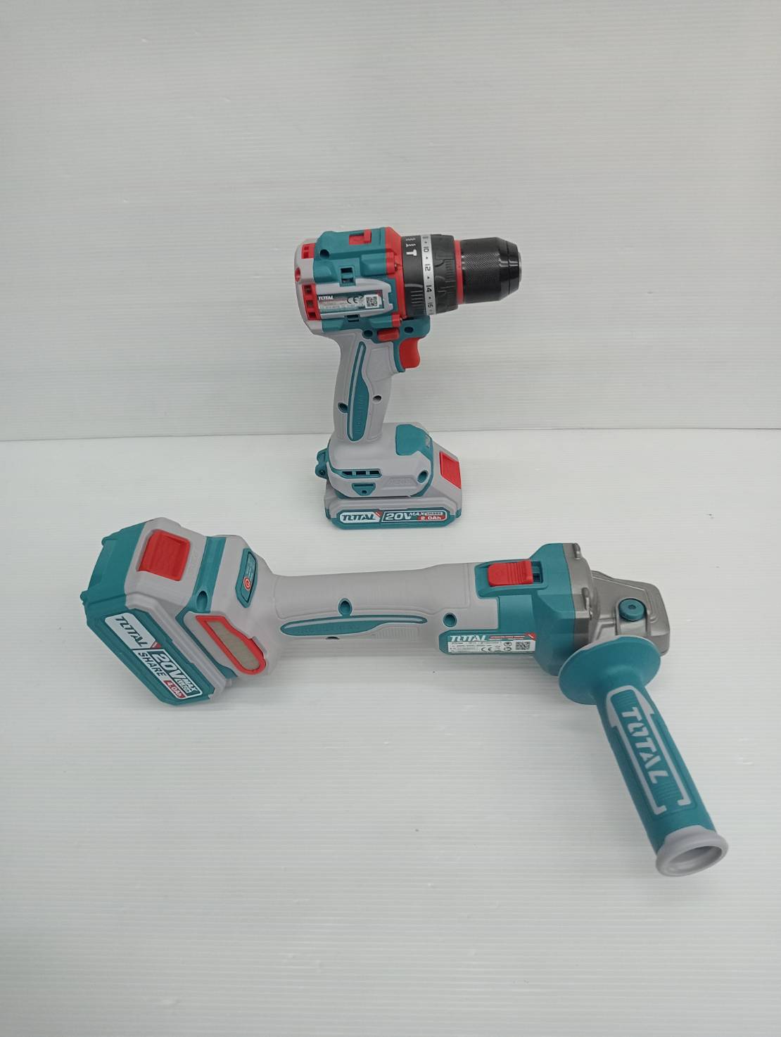 TOTAL Combo Set 46 สว่านกระแทก ไร้สาย 66N + เครื่องเจียร์ ไร้สาย 20V BL motor TCKLI2027310