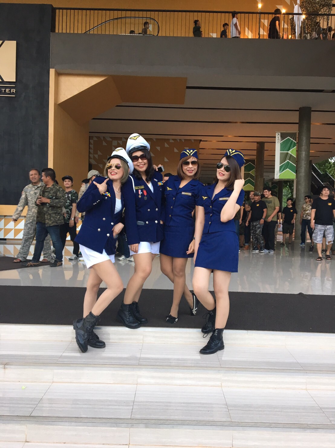 ชุดทหารเรือ เกิลร์เจนเนเรชั่น สีกรม-ขาว / ชุดทหารอากาศ / ชุดทหารเรือ / ชุดนักร้องเกาหลี / กะลาสีเรือ /ุ ชุดอาชีพ / ชุดอาชีพในฝัน