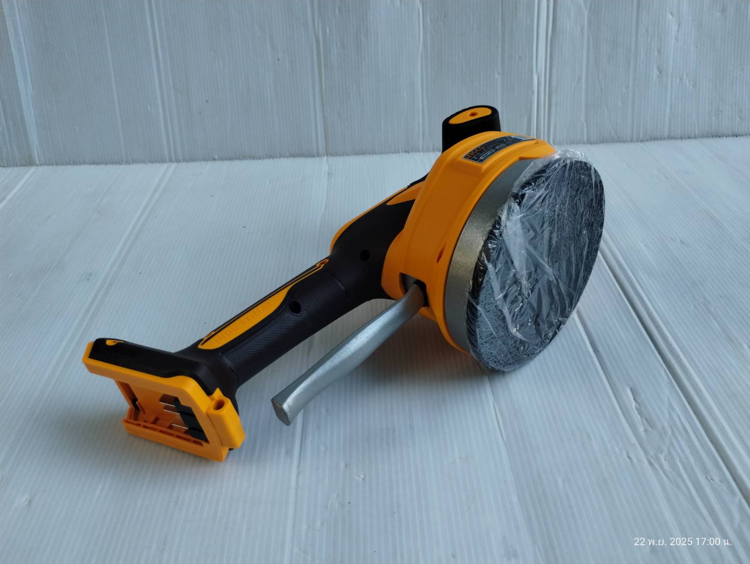 INGCO เครื่องดูดสั่นกระเบื้องไร้สาย รุ่น CTVLI2001