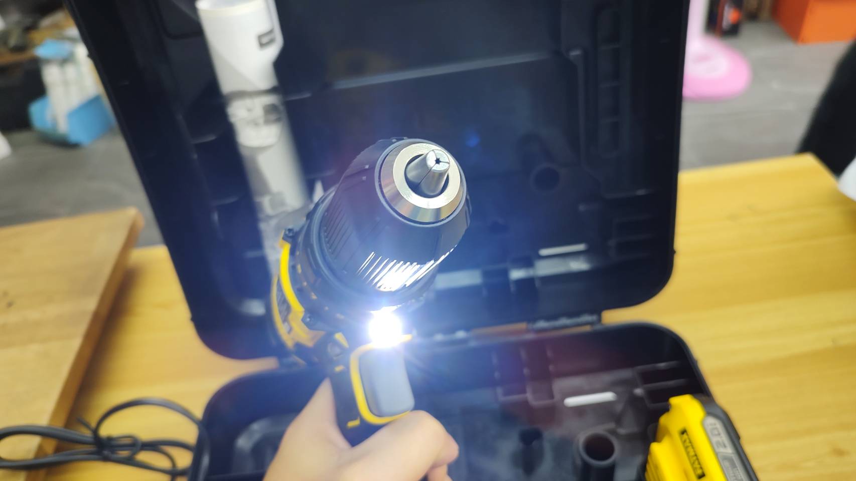STANLEY FATMAX สว่านไร้สาย 20V รุ่น SCD700D2K แบต2.0Ah*2ก้อน