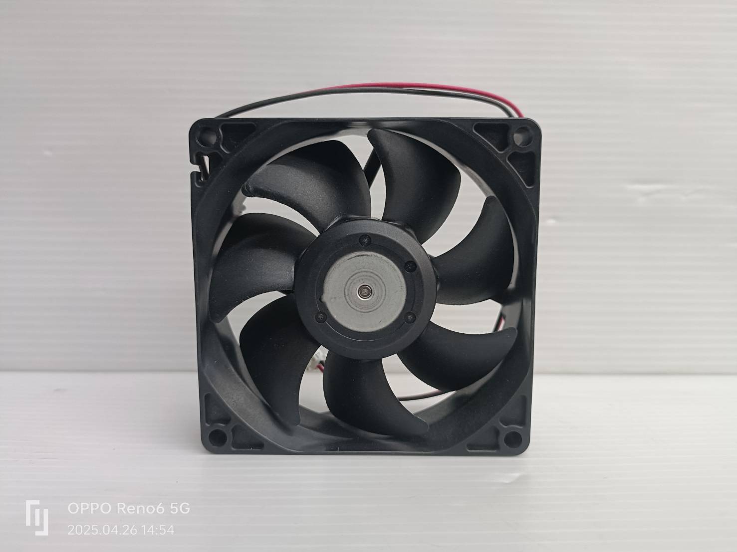 พัดลม24V / 0.09A 3" 80*80*25mm U80T24MUA7-51J32 ULTRAFLO