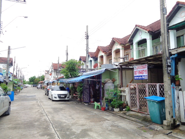 🚩H1213 ขายทาวน์เฮ้าส์ตามสภาพ หมู่บ้านอรุณธร ถนนสุขาภิบาล5 ซอย45 ทำเลดี ใกล้จุดขึ้นลงทางด่วนอาจณรงค์ ด่านจตุโชติ