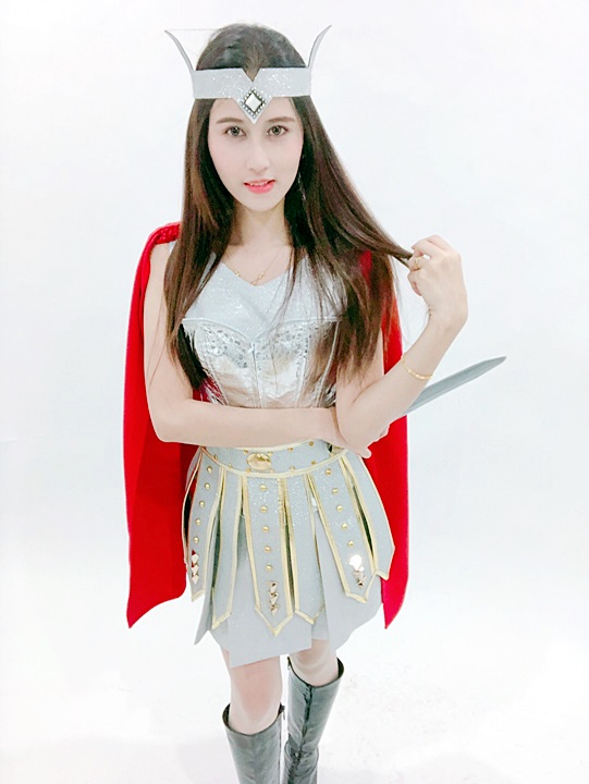 ชุดนักรบโรมันหญิงสีเงิน