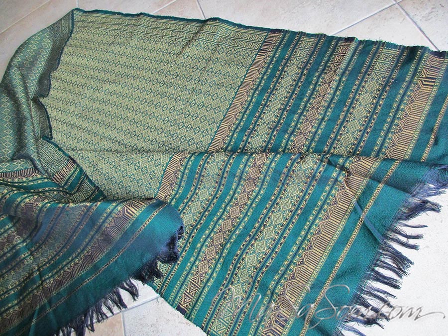 ผ้าคลุมไหล่ทอมือสีเขียว