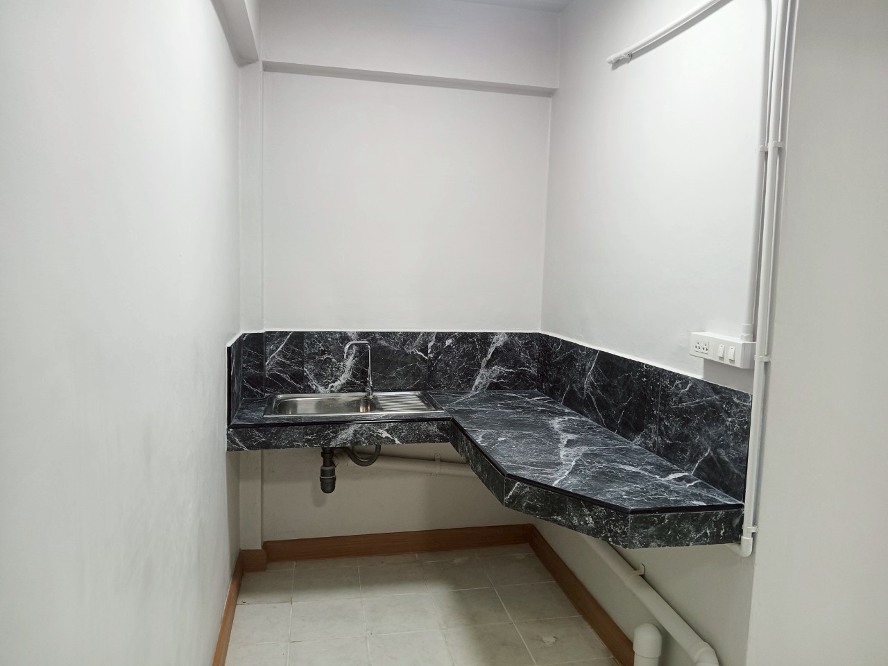 🚩H1257 vายทาวน์เฮ้าส์ 2ชั้น 20 ตร.วา อยู่หมู่บ้านอัมรินทร์นิเวศน์1 รีโนเวทใหม่ ห่างมหาวิทยาลัยเกริก 150 เมตร ใกล้เซ็นทรัล รามอินทรา 5นอน 2น้ำ เดินไปรถไฟฟ้าได้