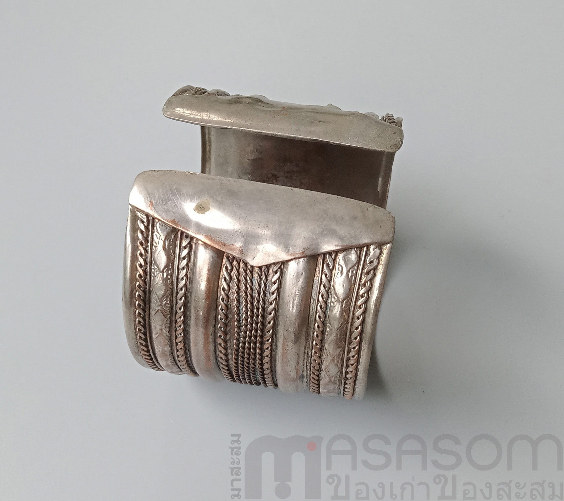 กำไลกะไหล่เงินเก่า