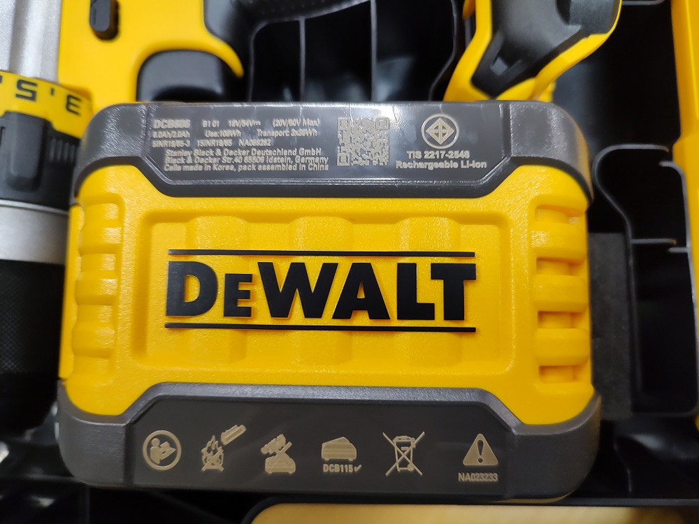 สว่านกระแทกไร้สาย20V DCD999T1 DEWALT