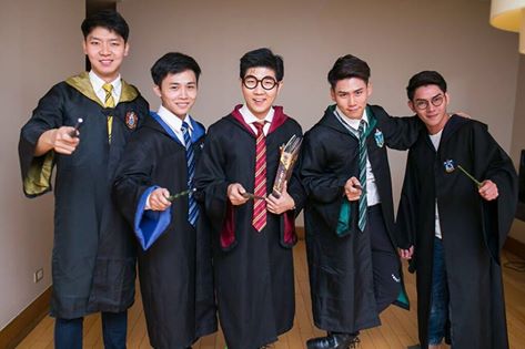 ชุดเสื้อคลุมแฮรี่พ็อตเตอร์ # บ้าน Gryffindor
