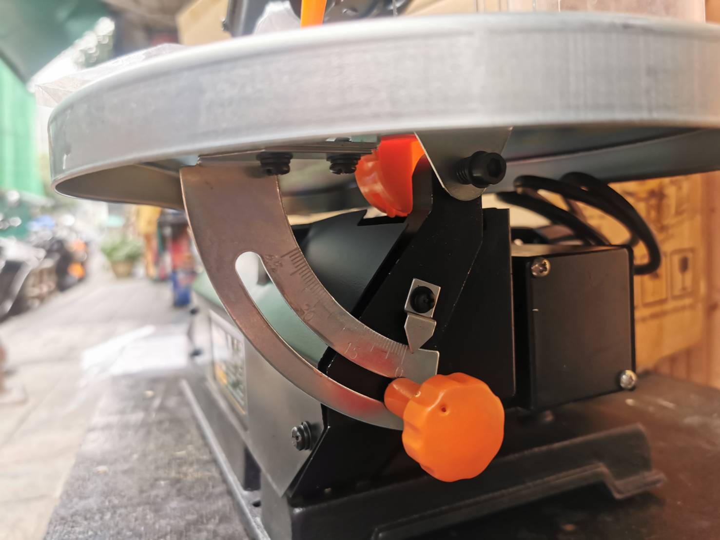 เลื่อยฉลุแท่น TSS-16N