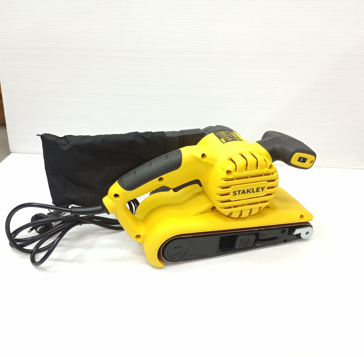 เครื่องขัดกระดาษทรายสายพาน3" SB90-B1 STANLEY