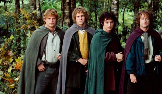 ชุดฮอบบิท / โฟรโด / แซม / เมอรี่ / ปิ๊บปิ้น / ชุดเดอะลอร์ด / ชุดคนแคระ