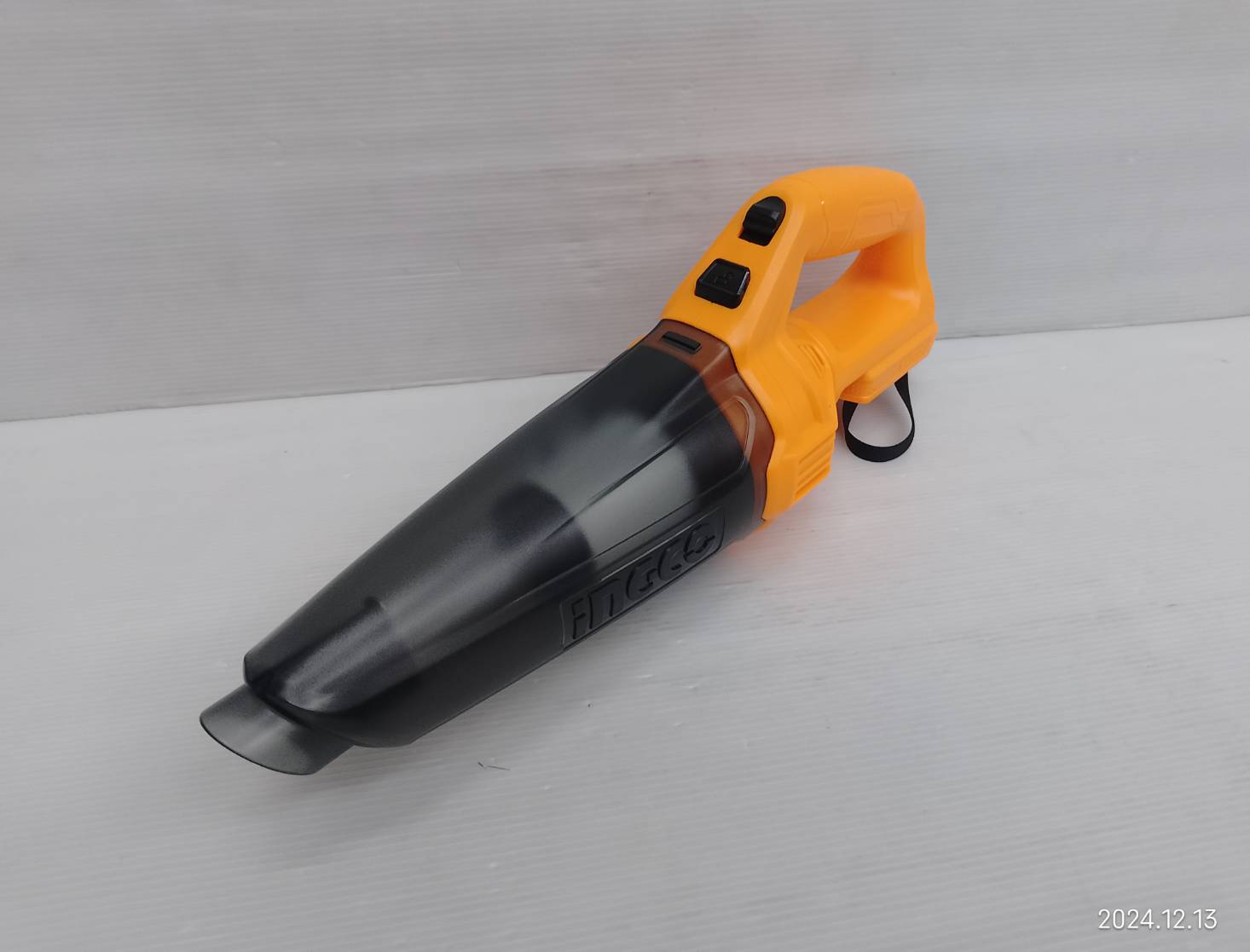 INGCO เครื่องดูดฝุ่นไร้สาย 20V CVLI201261 (ตัวเปล่า)