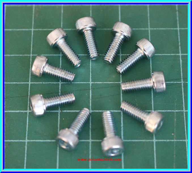 10x สกรูหัวจมหกเหลี่ยมชุบขาว M4x 10 มม.