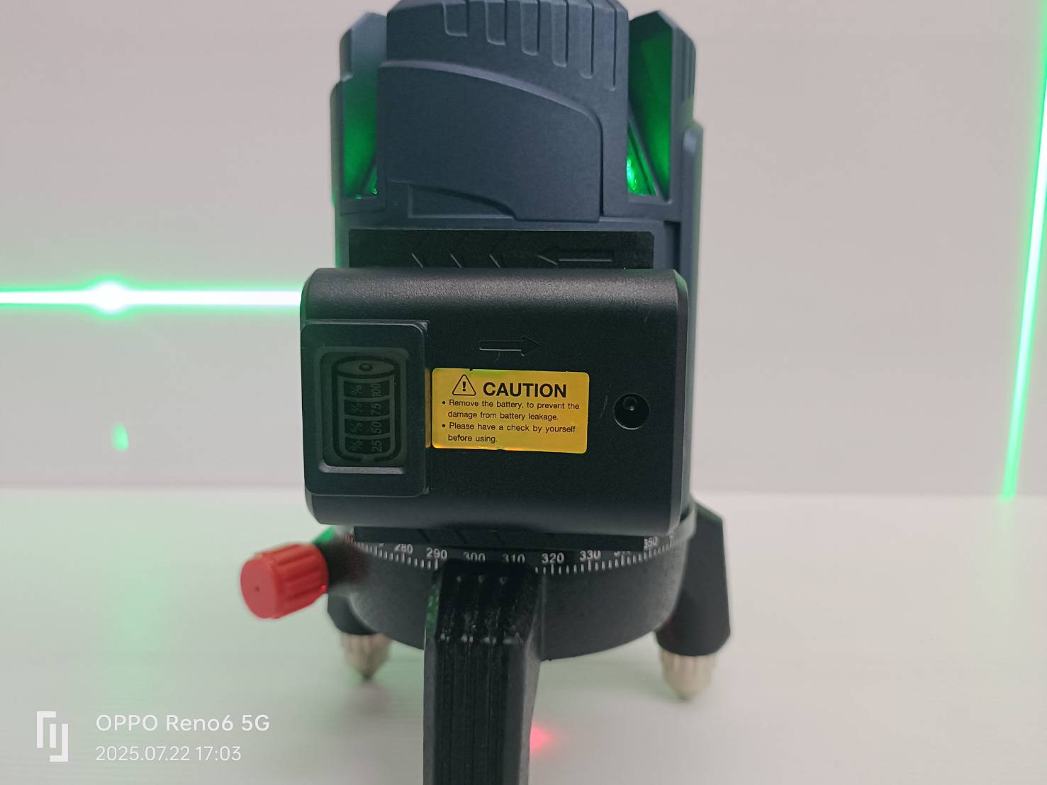 MASARU SMLG-330 เครื่องวัดระดับเลเซอร์แบบแสงสีเขียว 5 เส้น 3.7V (ไม่รวมขาตั้ง)