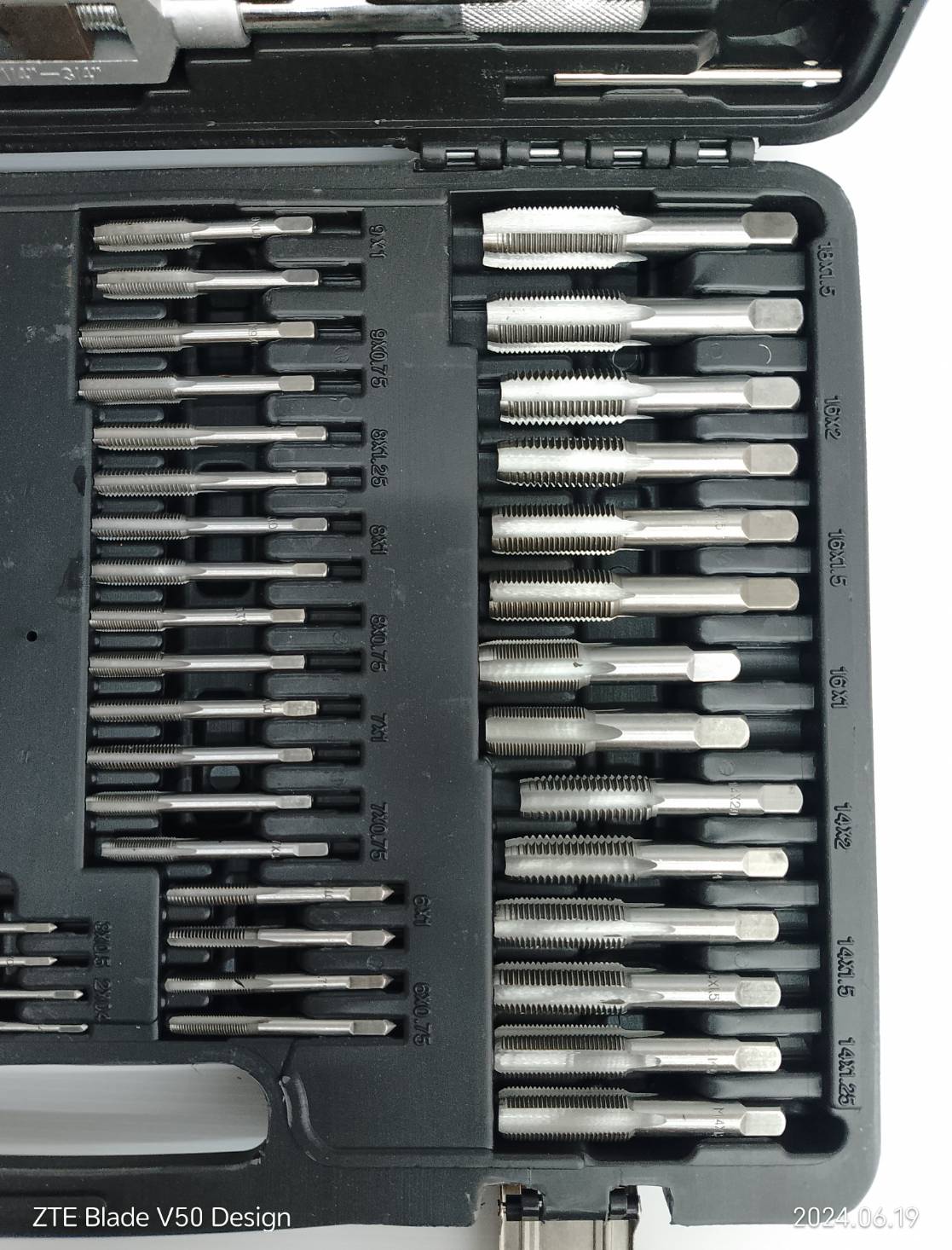 ชุดต๊าปเกลียว110ชิ้น KN-110A KONY (มิล)