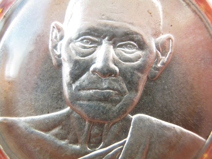 เหรียญอนุสรณ์ 122 ปี สมเด็จพระพุฒาจารย์ (โต พรหมรังสี) เนื้อเงิน สภาพสวยเดิม พร้อมเลี่ยม พร้อมกล่องเดิม