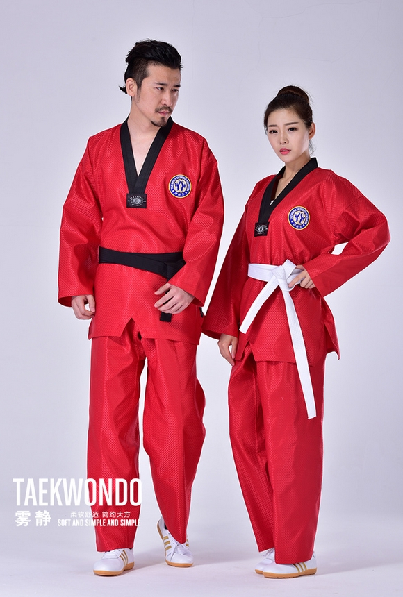 ชุดเทควันโด้ สีแดง