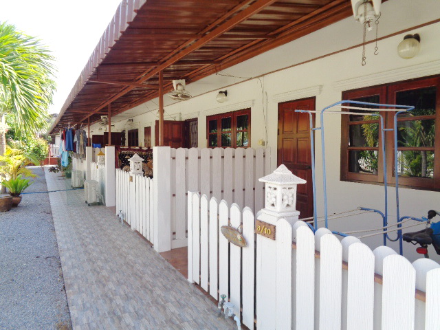 H1140 ขายด่วน ที่ดินพร้อมรีสอร์ท 328.4 ตร.วา ซอยหัวดอน4 ตำบลหนองแก อำเภอหัวหิน ประจวบคีรีขันธ์ ใกล้เขาตะเกียบ ห่างชายหาด 1 กม.