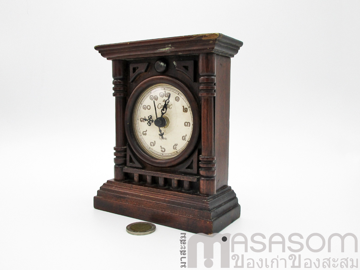 นาฬิกาตั้งโต๊ะไม้เก่า