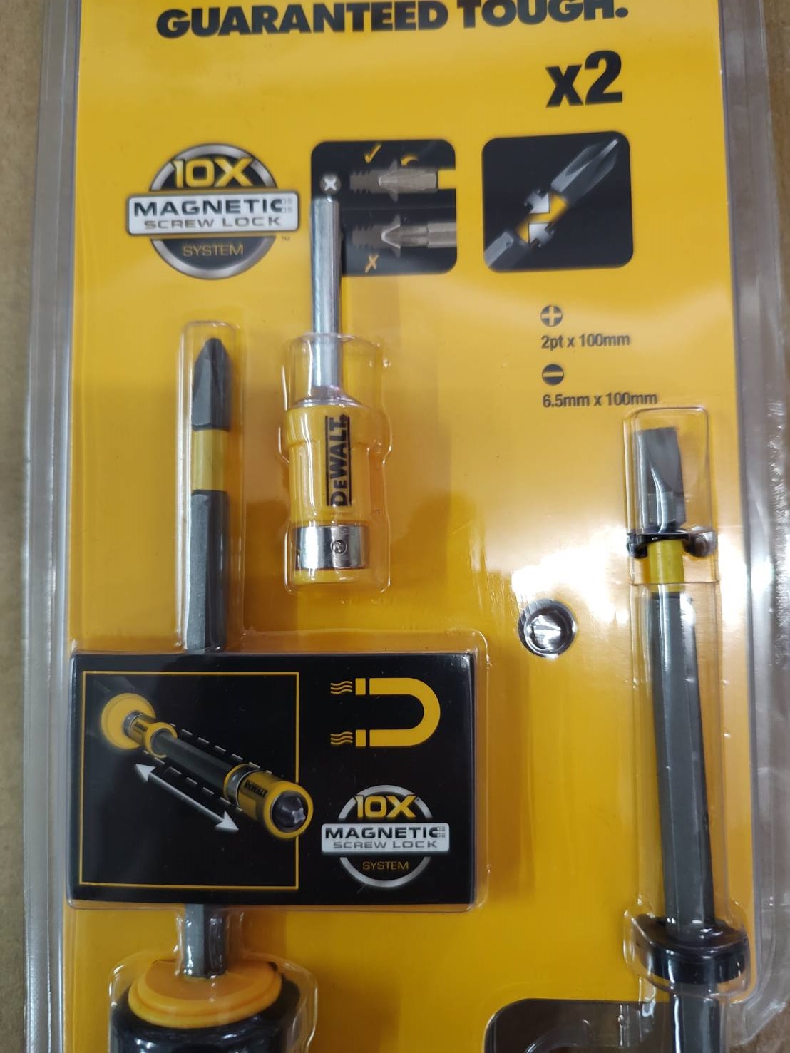 ไขควงแม่เหล็กแพ็คคู่ DWHT0-62057 DEWALT