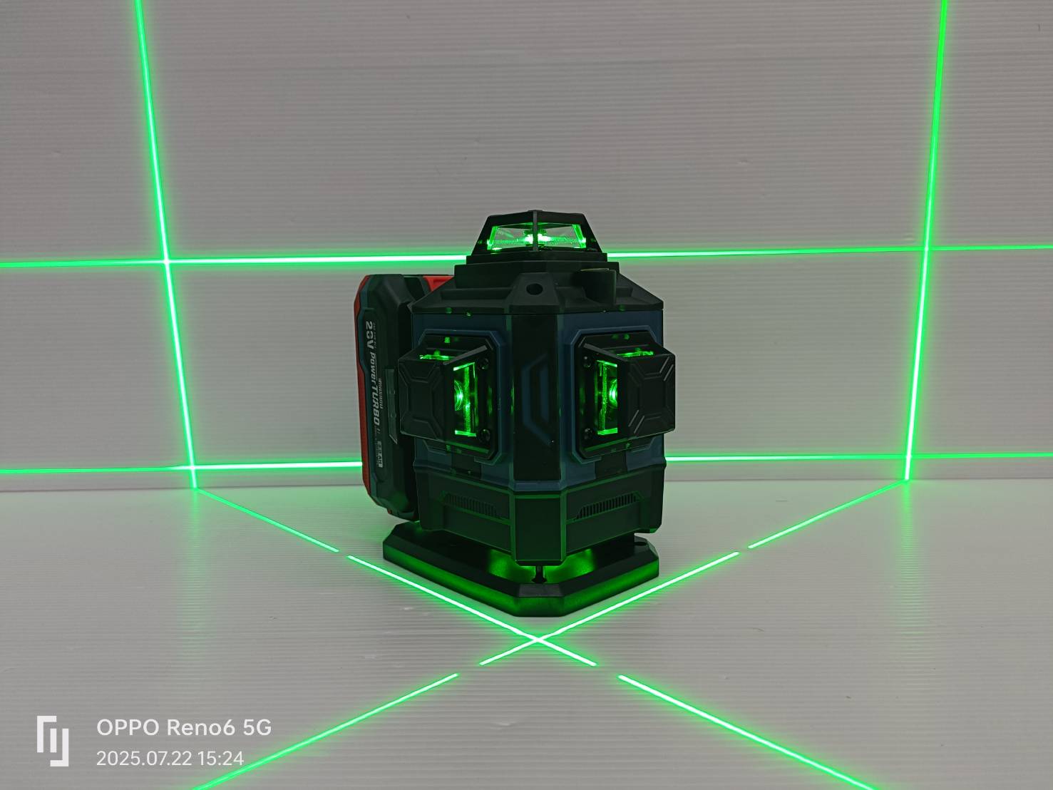 MASARU SMLG-325 เครื่องวัดระดับเลเซอร์แบบแสงสีเขียว 16 เส้น 20V