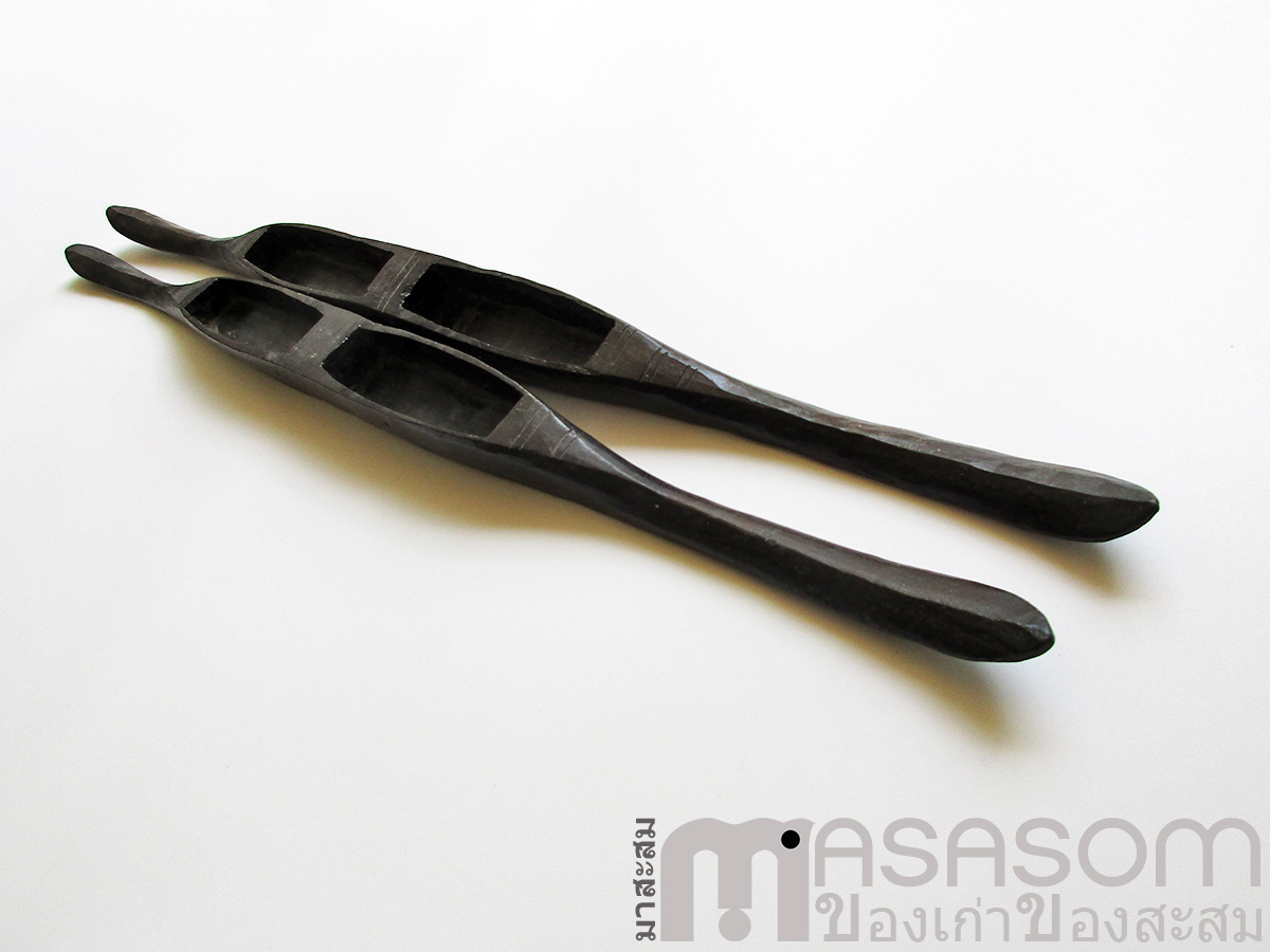 กระสวยทอผ้าเก่า