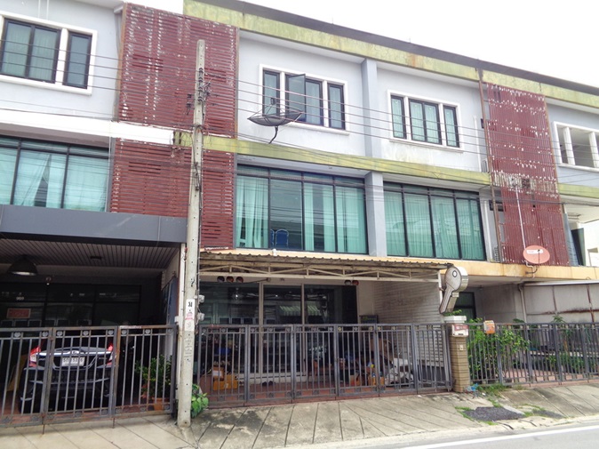 🚩 H1269 ขาย / ให้เช่า ทาวน์โฮม3 ชั้น หน้ากว้าง5.5 เมตร ทำเลดี ต้นซอยนวมินทร์74 เหมาะพักอาศัยหรือทำธุรกิจ