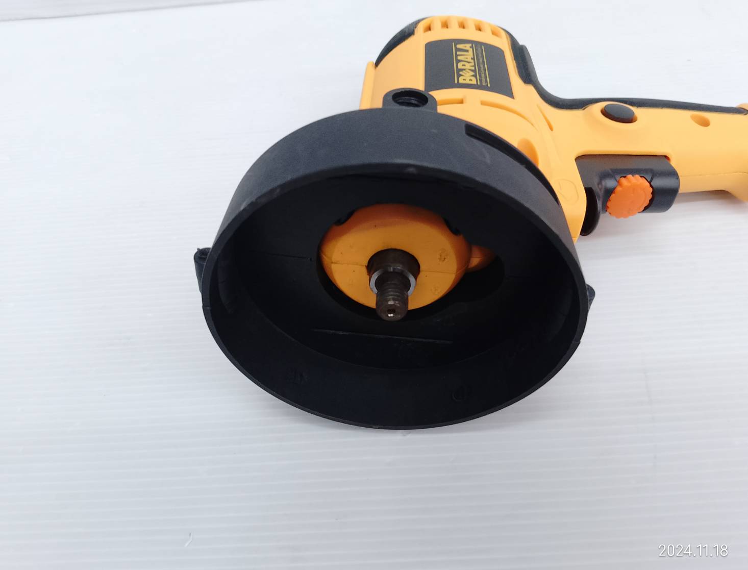 BERALA เครื่องขัดสี ขัดเงา 5 นิ้ว รุ่น DW6600