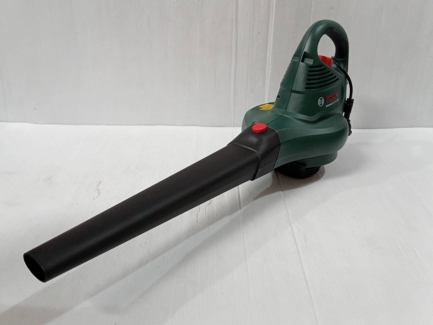 เครื่องดูดเป่าใบไม้ UniversalGardenTidy 3000 BOSCH