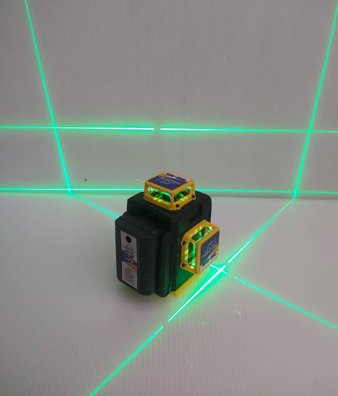 MARATHON WG-16L เครื่องวัดระดับเลเซอร์ แสงสีเขียว 16 เส้น (รวมขาตั้ง)