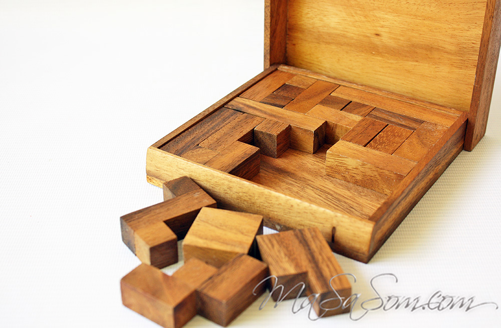 เกมสี่เหลี่ยมพิศวง