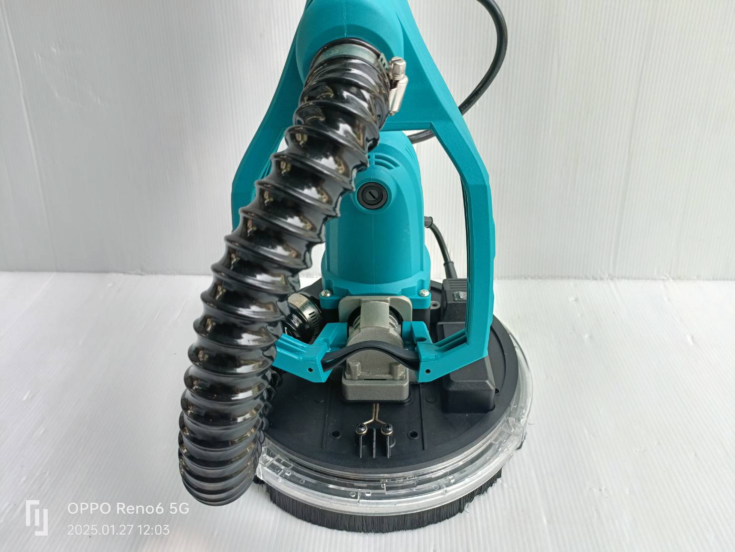 Total เครื่องขัดผนังปูนและฝ้า กำลัง 1050W รุ่น TWS10501