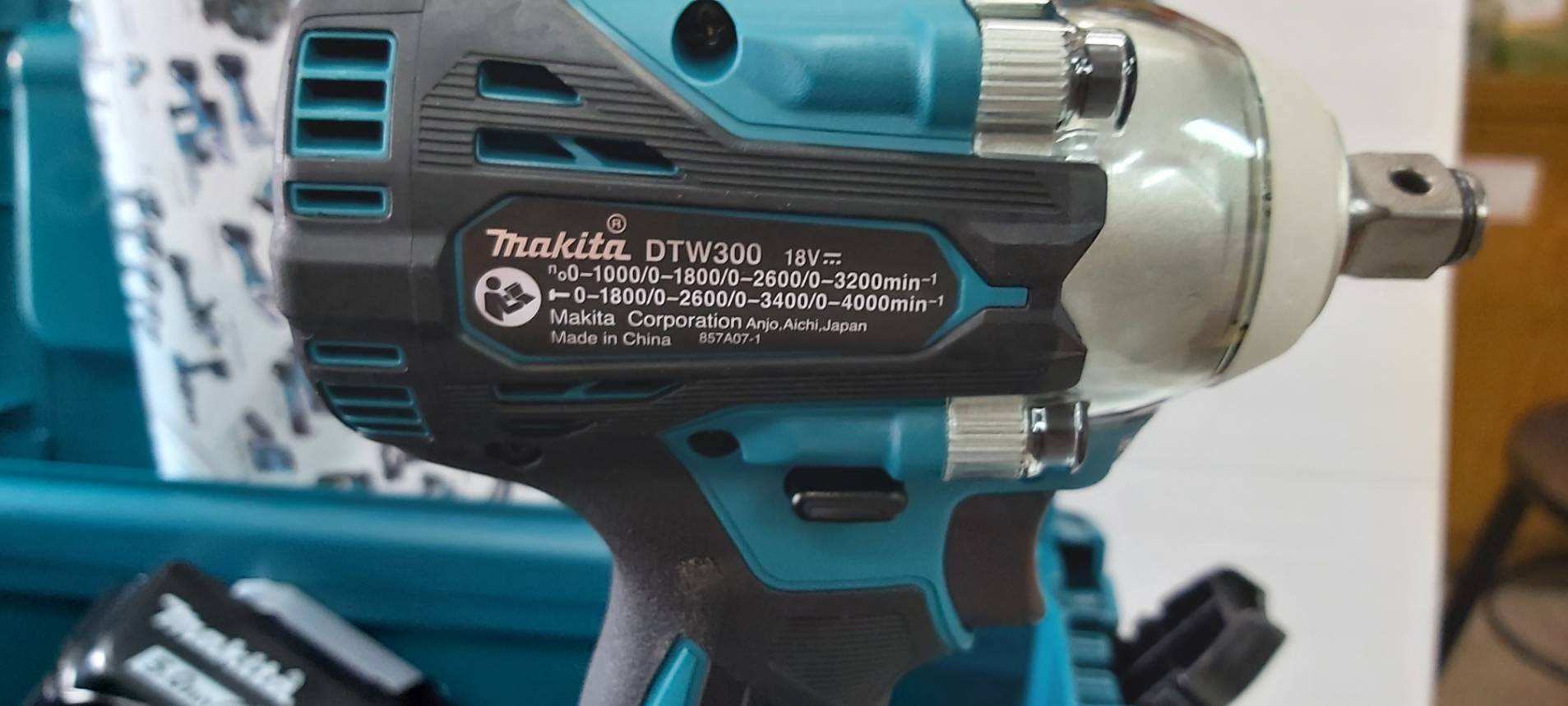 บล๊อกไร้สาย1/2 DTW300RTJ MAKITA