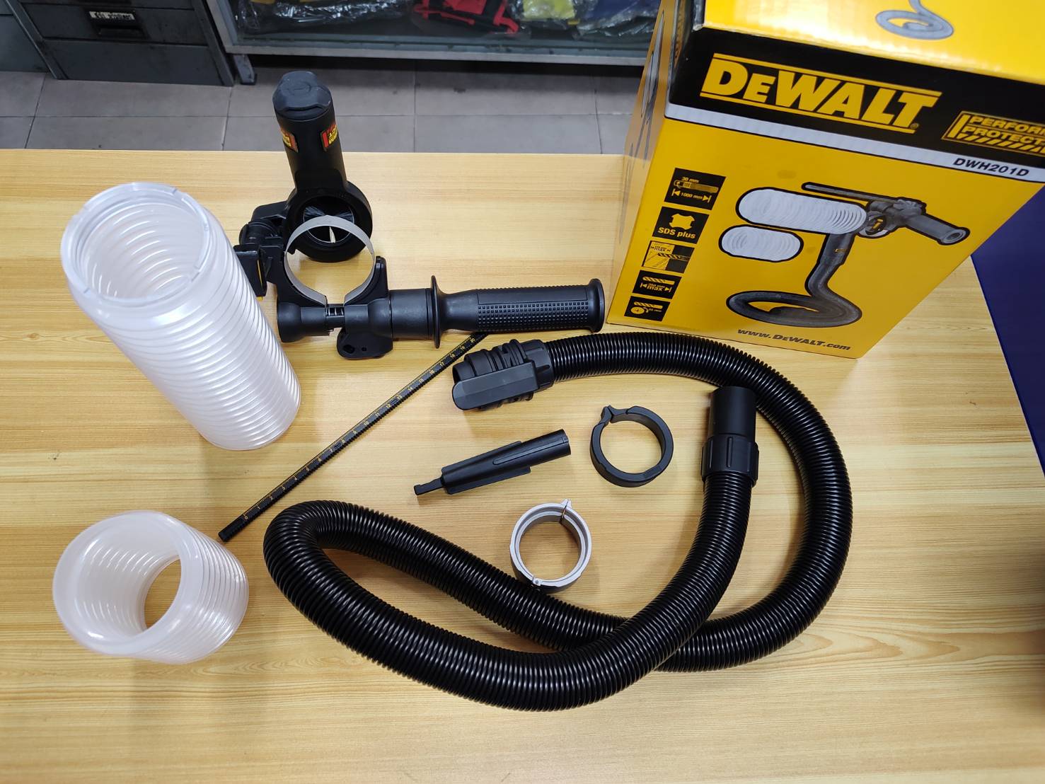 ชุดท่อดูดฝุ่นสำหรับสว่านโรตารี่ รุ่น DWH201D DEWALT