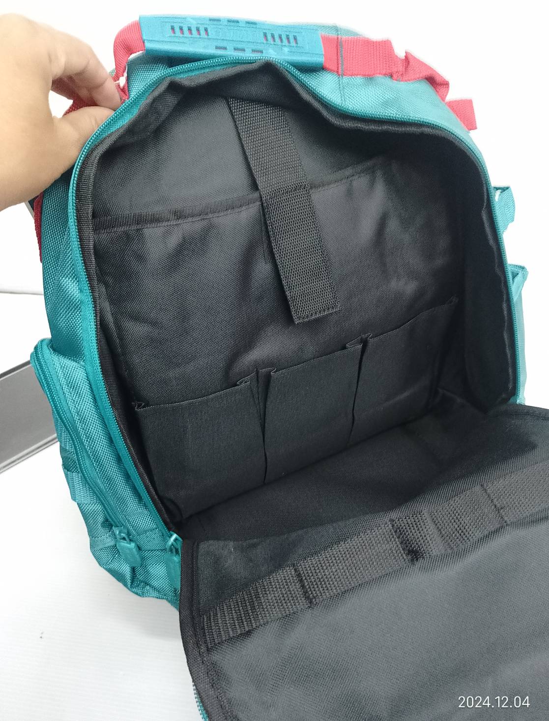 TOTAL กระเป๋าเป้ใส่เครื่องมือช่าง สะพายหลัง รุ่น THBP02025