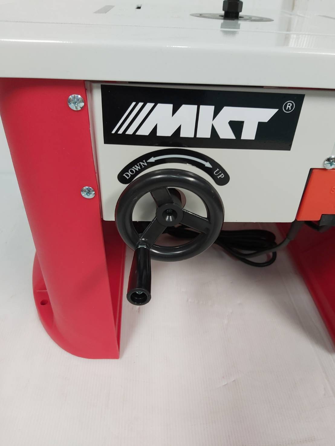 โต๊ะเร้าเตอร์ DT-LG-1500A MKT พร้อมมอเตอร์ในตัว