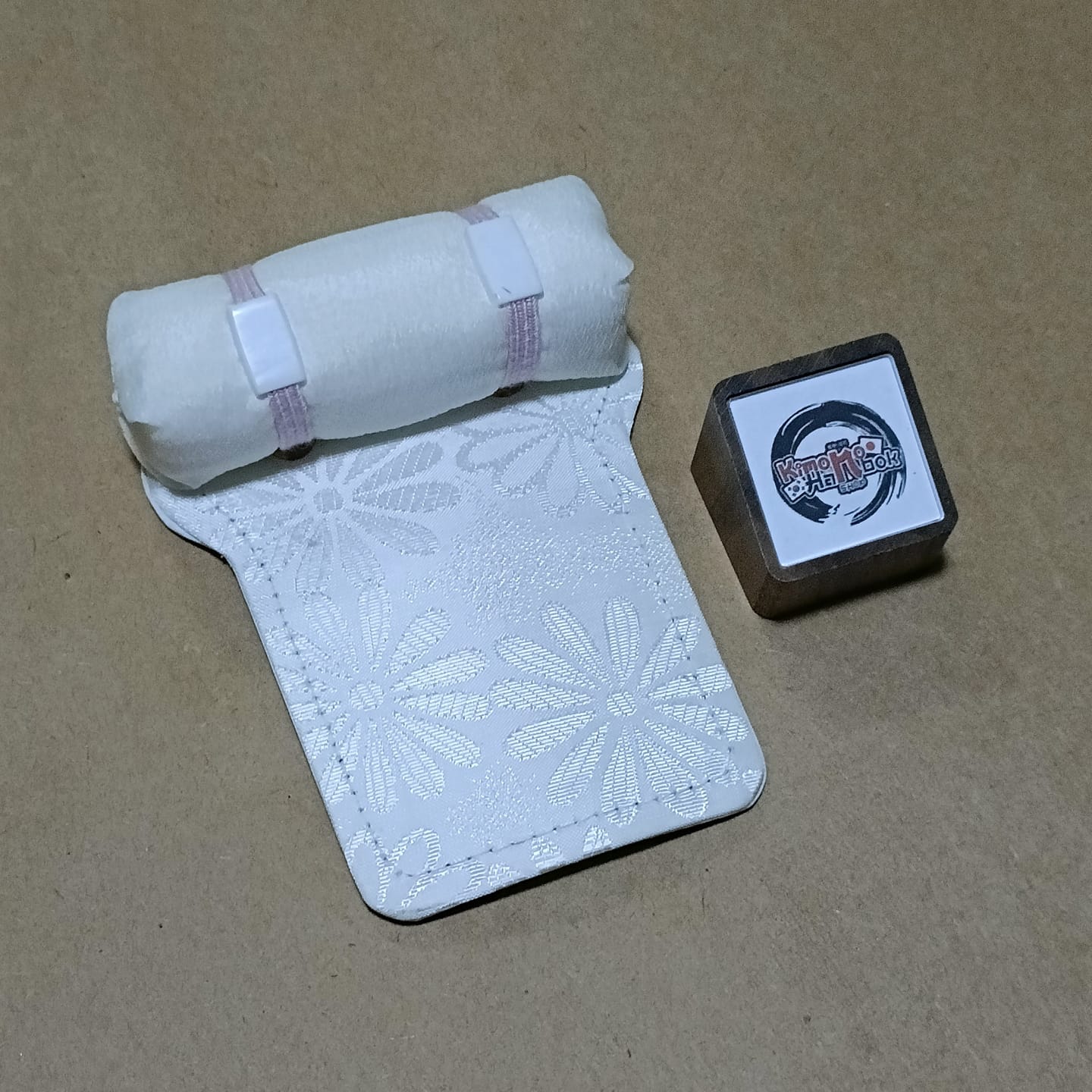 อุปกรณ์ใช้ในการผูกโอบิ01