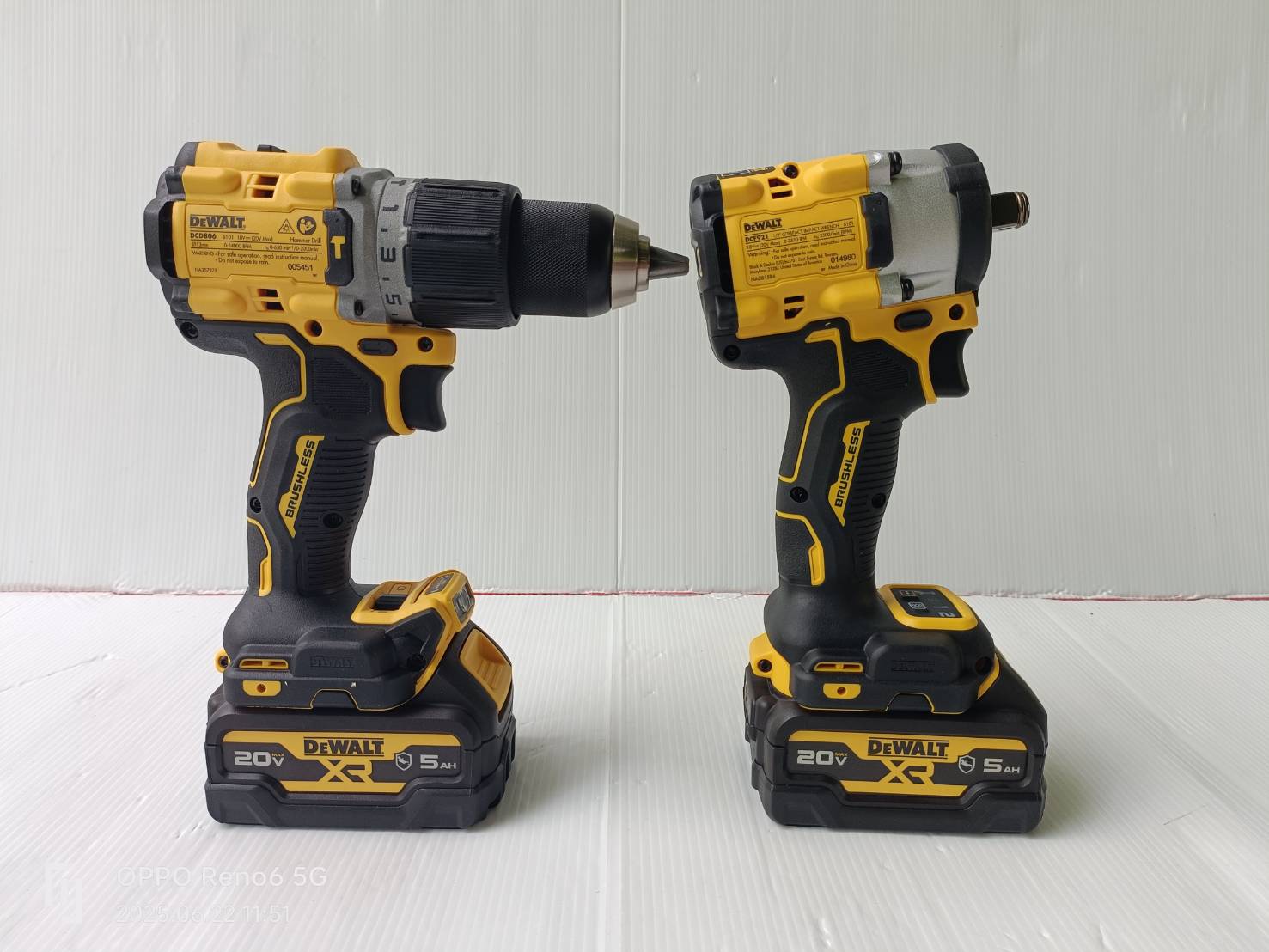 DEWALT รุ่น DCZ294P2GTA-B1 ชุดคอมโบ้สว่านกระแทกและบล็อกกระแทกไร้สาย
