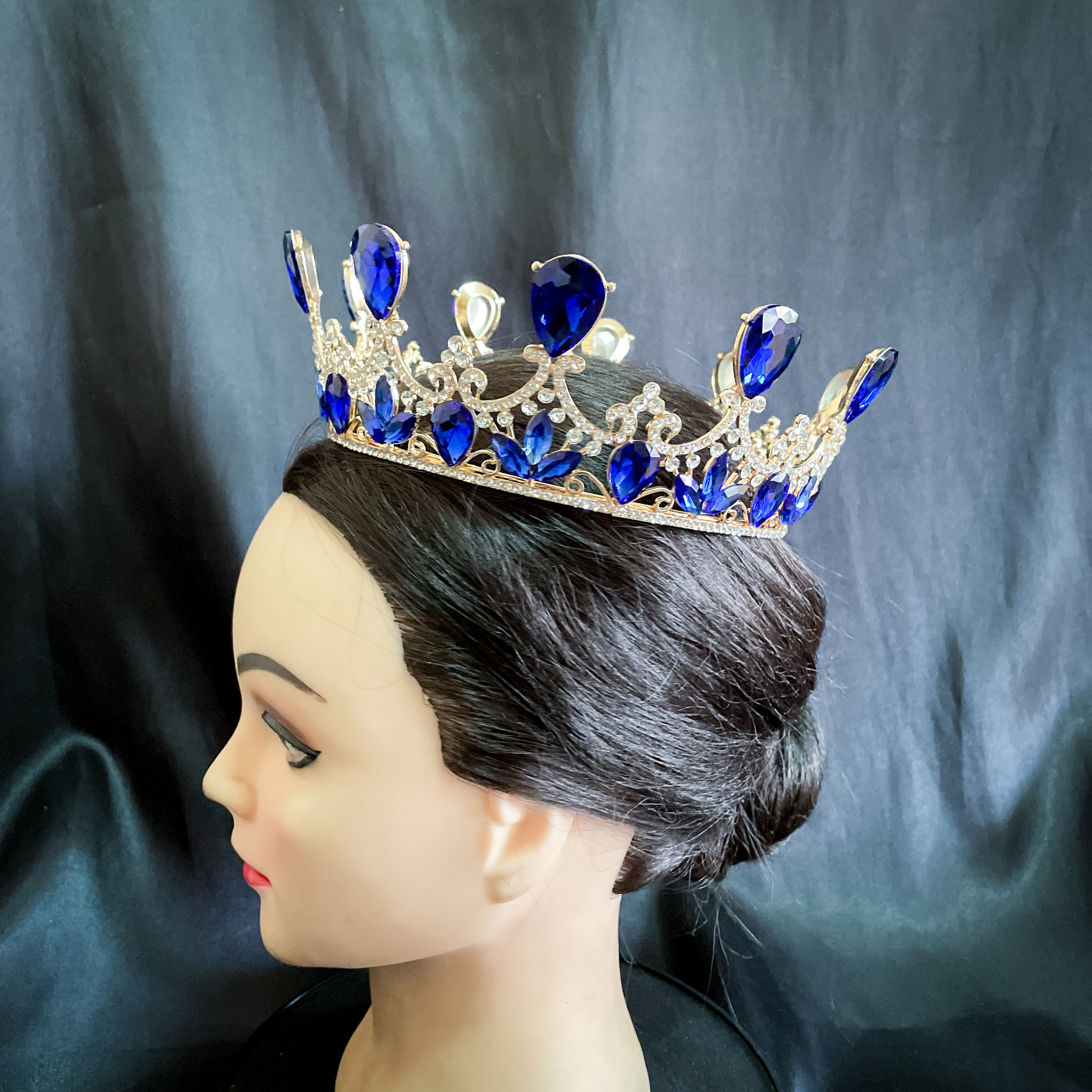 (พร้อมส่ง) มงกุฎ 039 สีน้ำเงิน มงกุฎนางงาม มงกุฎเจ้าหญิง งานสวย ปราณีต QCเพชรทุกเม็ด สินค้าพร้อมส่งจากไทย