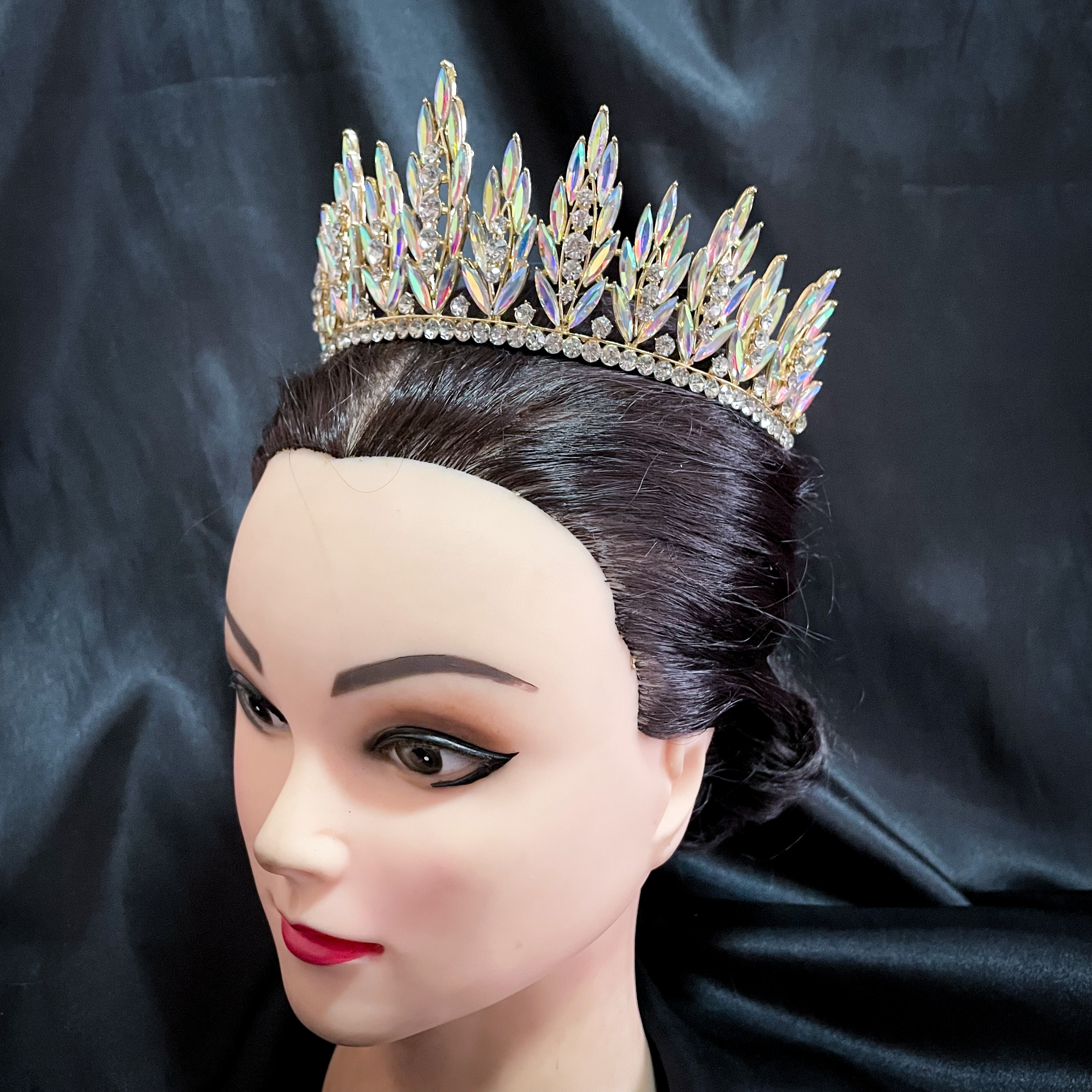 (พร้อมส่ง) เทียร่า 320 สีรุ้ง มงกุฎนางงาม มงกุฎเจ้าหญิง งานสวย ปราณีต QCเพชรทุกเม็ด สินค้าพร้อมส่งจากไทย