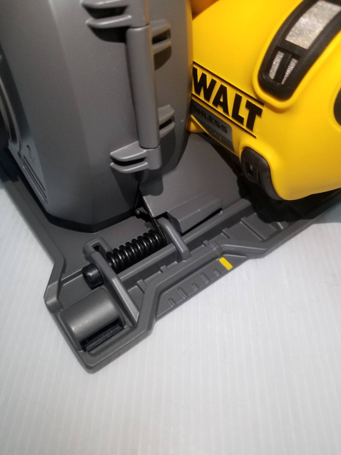 เครื่องเซาะร่องผนัง54V DCG200NT DEWALT