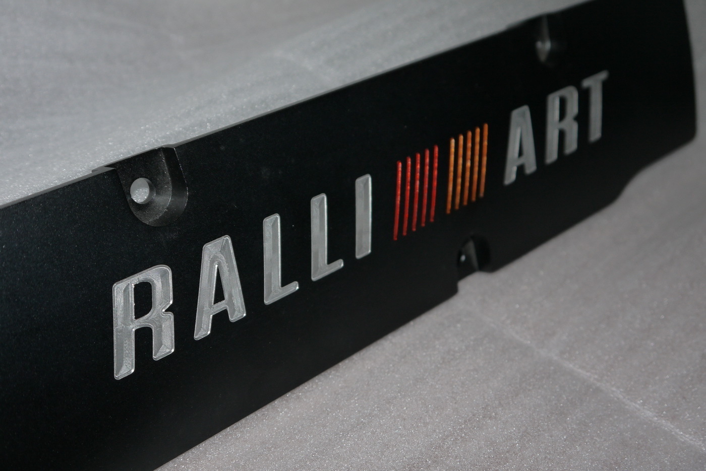 RALLIARTฝาครอบหัวเทียน สำหรับ Mitsubishi Lancer EX