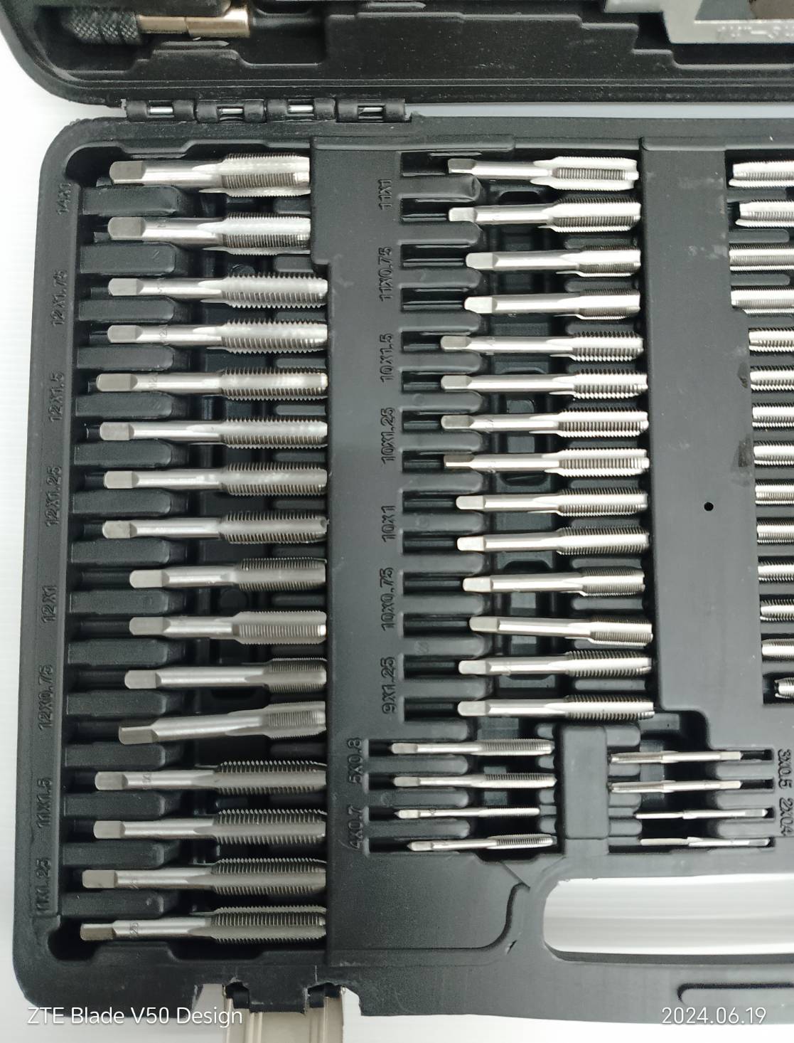 ชุดต๊าปเกลียว110ชิ้น KN-110A KONY (มิล)