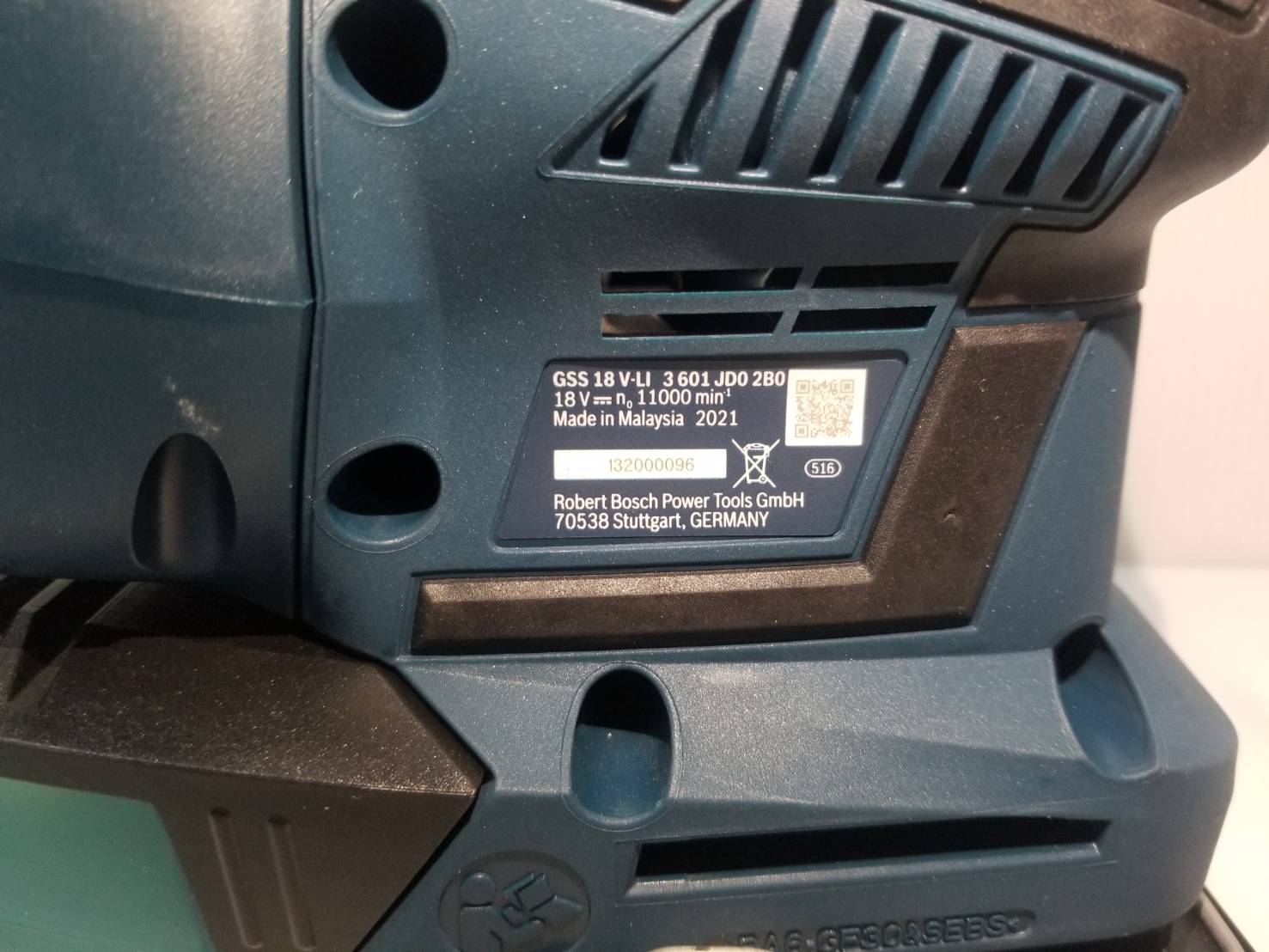 เครื่องขัดกระดาษทรายไร้สาย GSS18V-LI BOSCH Solo